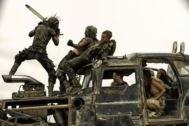 Zwariowana akcja pełna wybuchów w recenzji filmu Mad Max: Na drodze gniewu